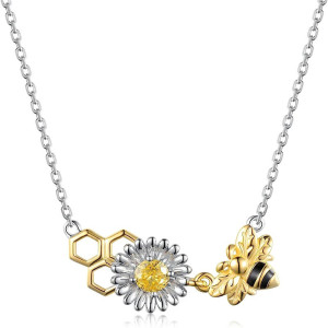 Collana Ape Fiore Dorato: Luce e Delicatezza al Tuo Collo!