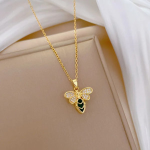 Collana Ape Dorata Verde Smeraldo - Gioiello Luminoso!