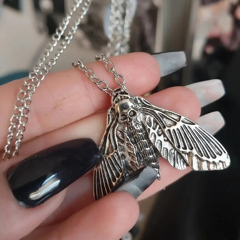 Collana Falena Gotica Mistica - Gioiello Gotico Argentato!