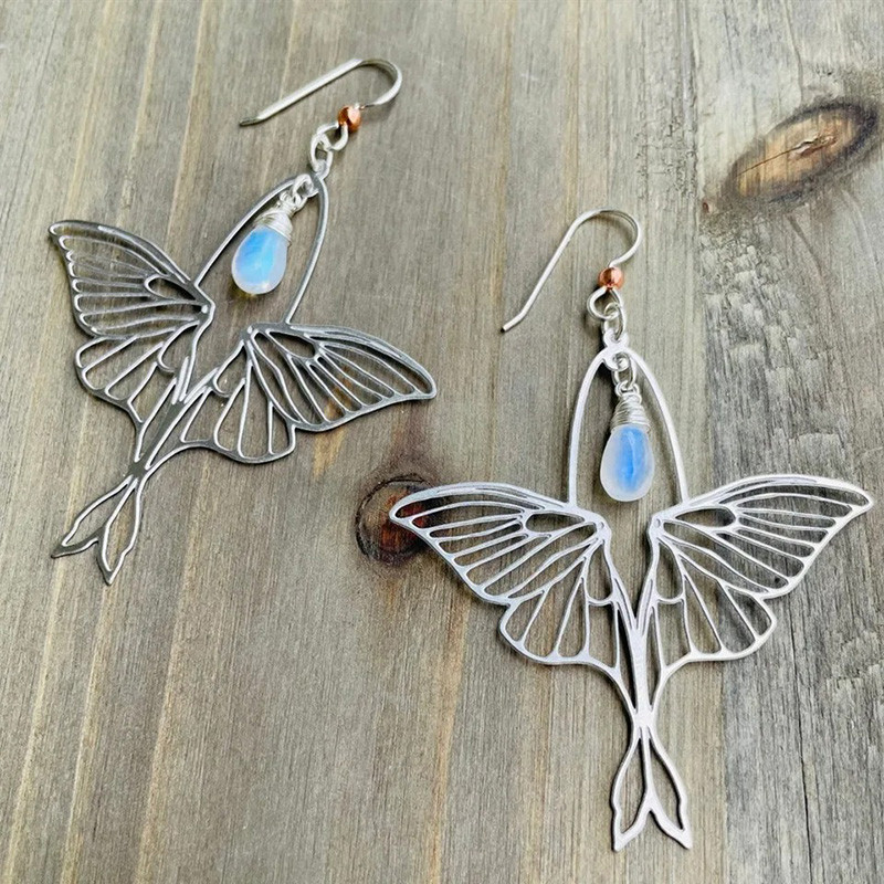 Orecchini Farfalla con Pietra di Luna - Eleganza Naturale!
