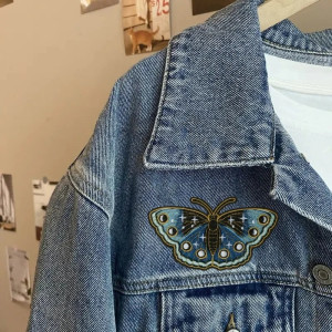 Toppa Ricamata Farfalla Blu Zaffiro | Patch Termoadesiva Unica