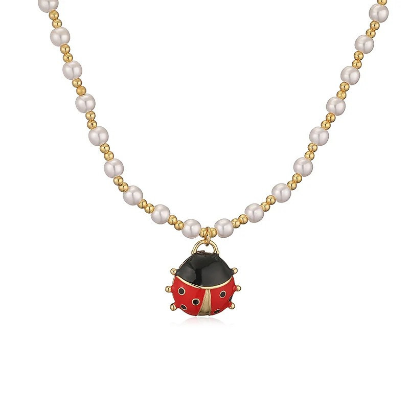 Collana Coccinella con Perle | Gioiello Boho-Chic Portafortuna