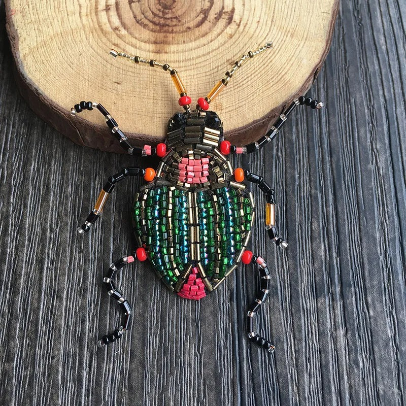 Spilla Scarabeo in Perle - Gioiello Originale Fatto a Mano!