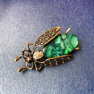 Spilla Scarabeo Smeraldo Barocco | Gioiello Unico Donna