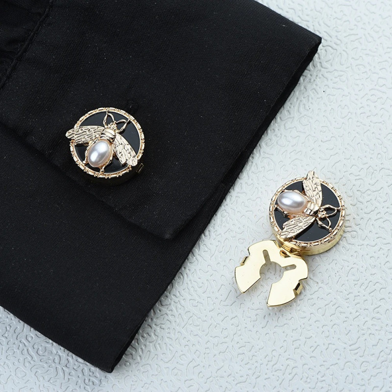 Copribottone Ape Regina Chic | Accessorio Originale per Camicia