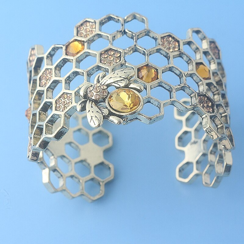 Bracelet ouvert en forme de nid d'abeille vue dessus