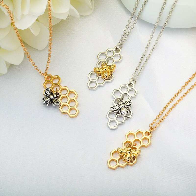 Collana con Ciondolo Ape su Nido d'Ape | 4 Colori | Idea Regalo