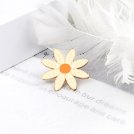détails fleur Pin's abeille et marguerite une histoire intemporelle...