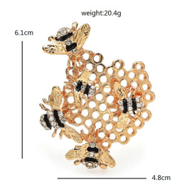 dimensions broche abeille Dentelle alvéolée aux 5 abeilles