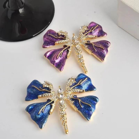 vue complète Broche Papillon aux ailes stylées