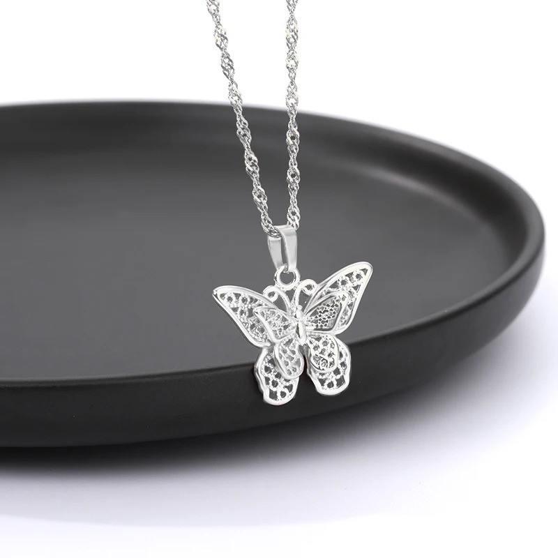 Collier papillon en argent