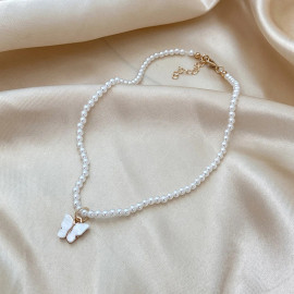 Collier papillon et perles blanches - modèle blanc