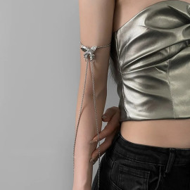 exemple utilisation Collier papillon Grand papillon ras de cou et long pendants