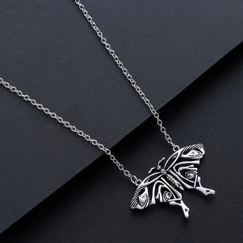 Collier papillon de Nuit Vintage