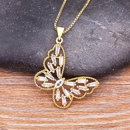Collana elegante con ciondolo farfalla scintillante - 2 modelli!