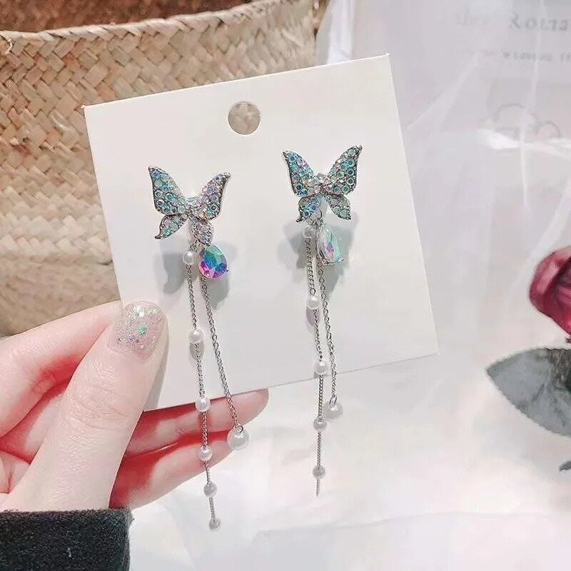 Boucles d'oreilles papillon multicolore avec pendants perles blanches