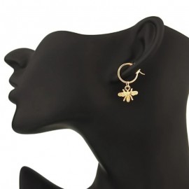 Boucles d'Oreille Abeille sur mannequin