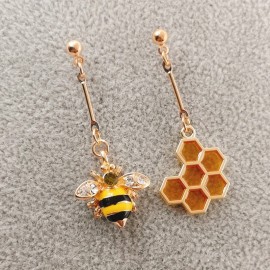 Boucles d'oreilles abeille plus nid d'abeille hexagonal en émail jaune