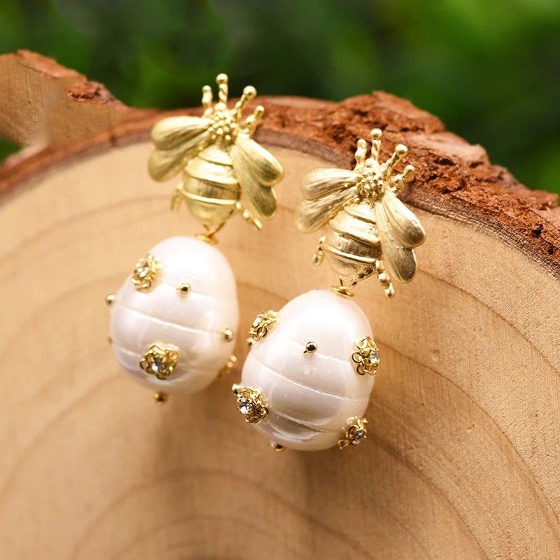 Boucles d'oreilles abeille faites la main avec perle