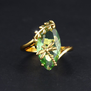 Vue du diamant Bague Libéllule sur Pierre Vert Olive Couleur Or