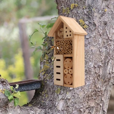 Maison en bois pour abeille